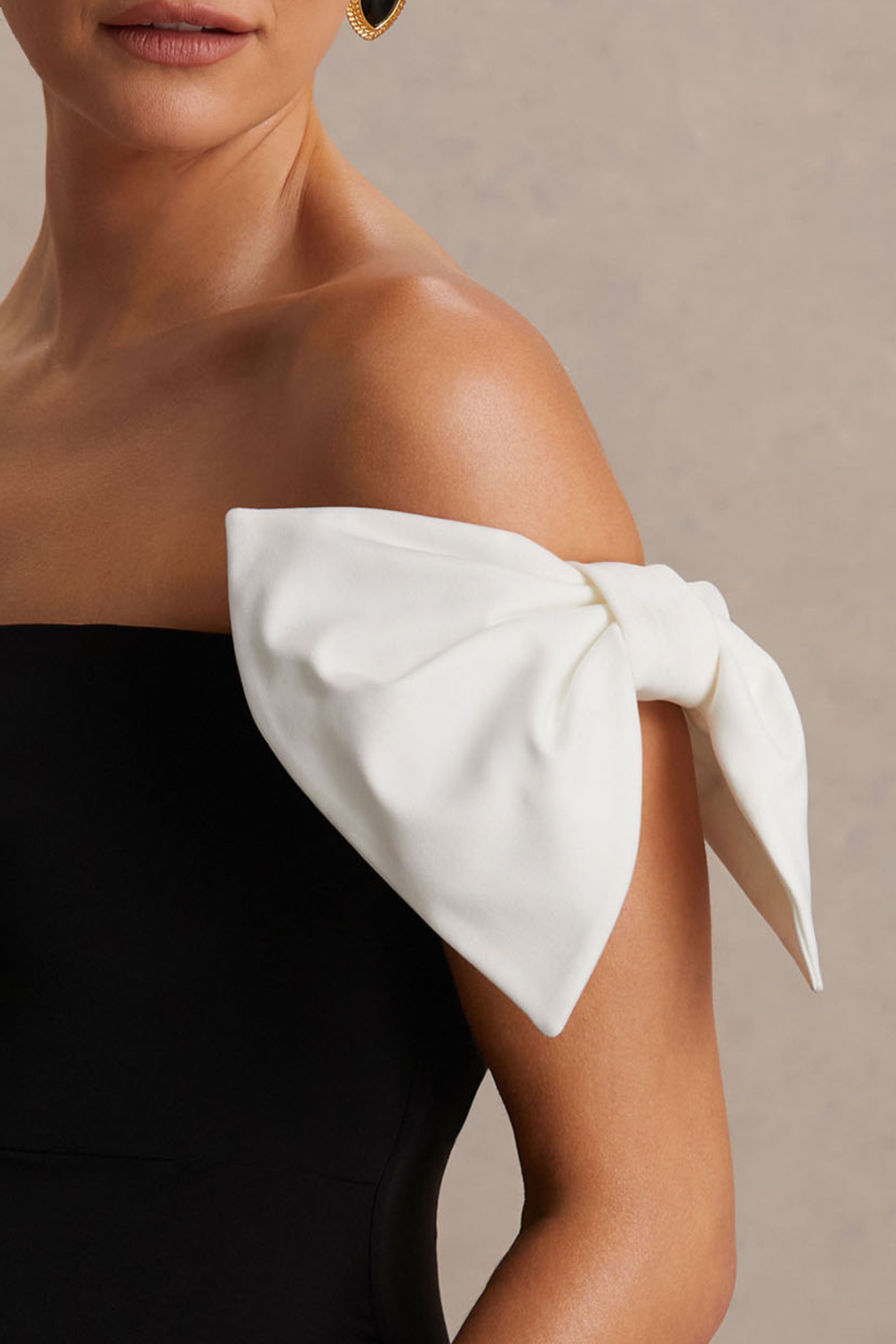 Didi Black & White Bardot Bow Detail Maternity Maxi Dress – detail shot