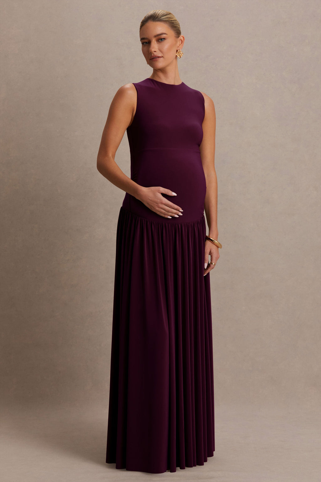 Outline Plum Crew-Neck Maternity Maxi Dress With Pleated Skirt – side view
