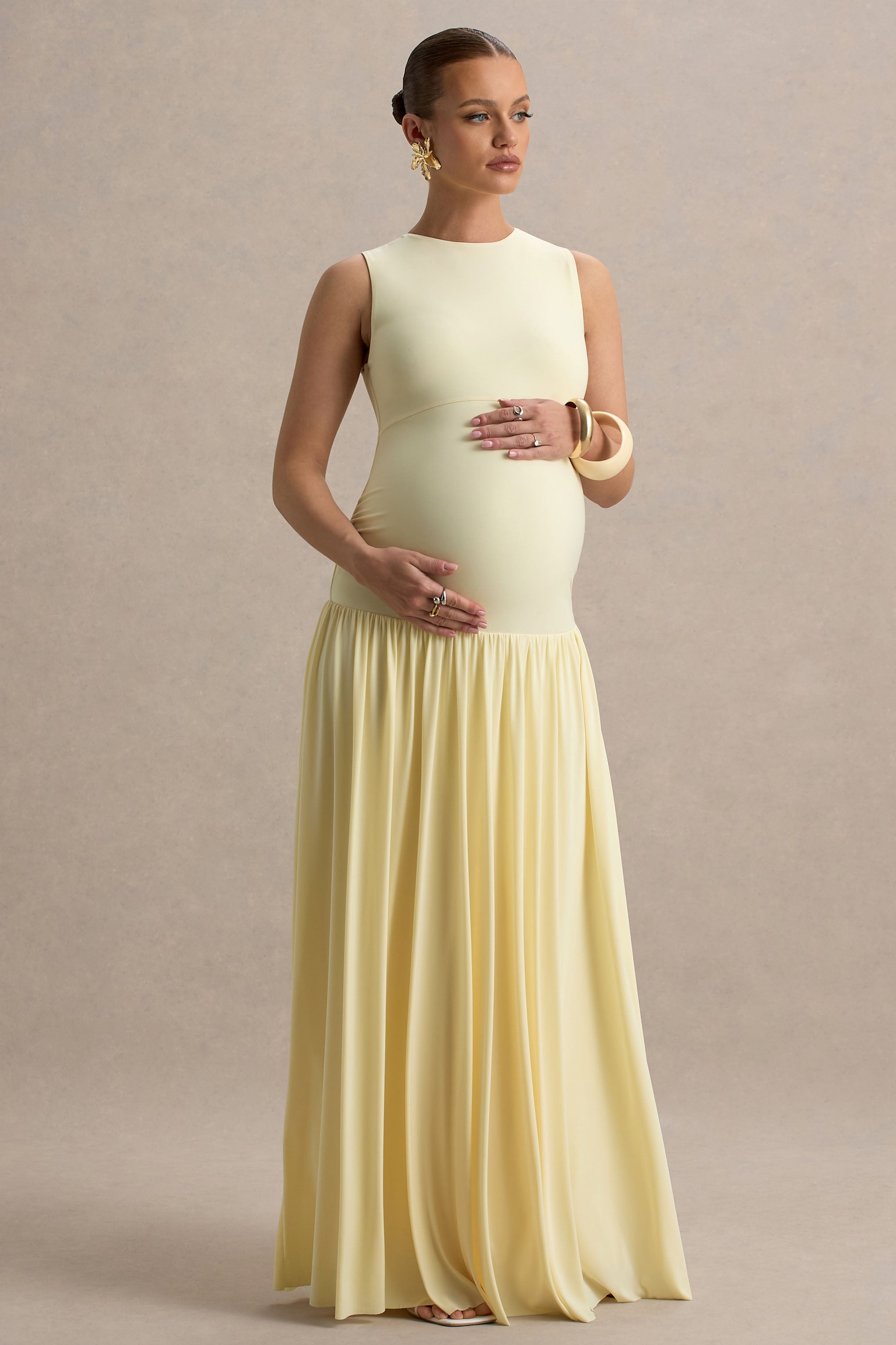 Outline Lemon Crew-Neck Maternity Maxi Dress With Pleated Skirt – front view