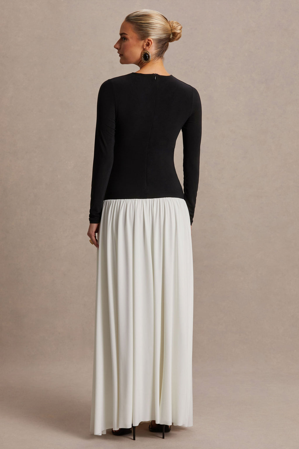 Monroe Black And White Crew-Neck Maternity Maxi Dress With Drop-Waist – lifestyle photo