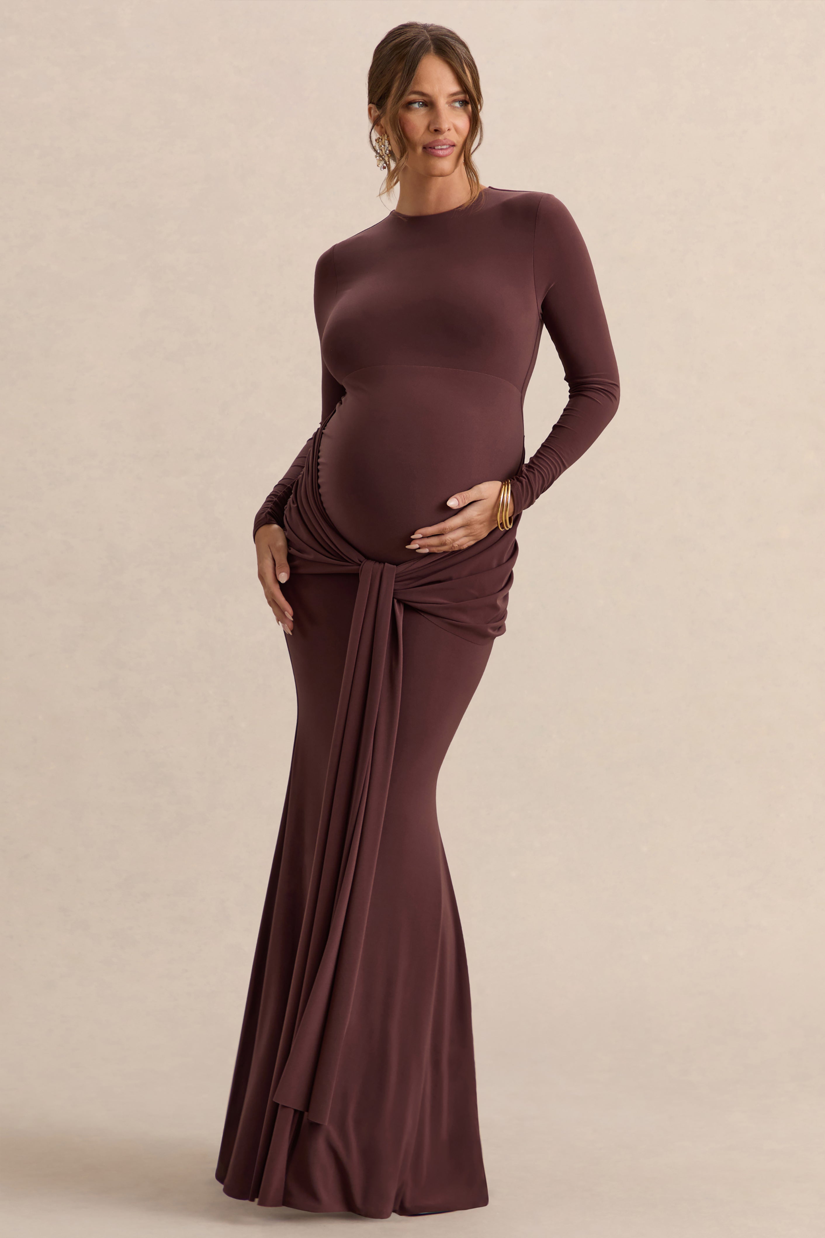 Aveny Brown Crew-Neck Maternity Maxi Dress With Ruched-Detailing And Sash – second lifestyle photo