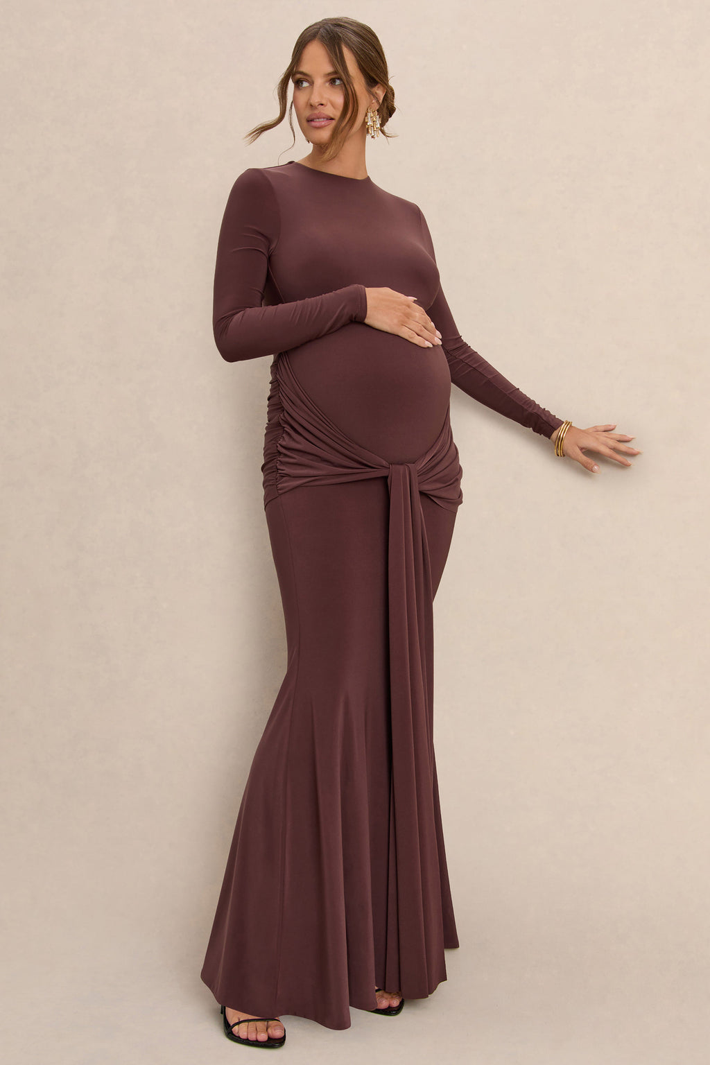 Aveny Brown Crew-Neck Maternity Maxi Dress With Ruched-Detailing And Sash – side view