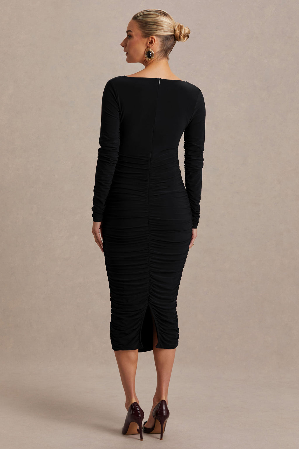 Saffron Black Scoop-Neck Maternity Midi Dress – lifestyle photo