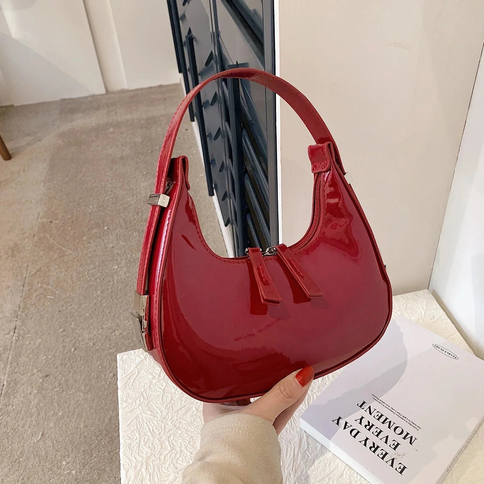 Driftly | Shoulder Bag Women's Zip Closure Small - product photo 3